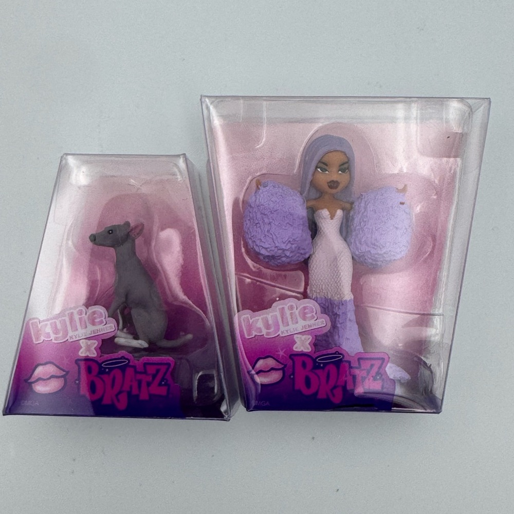 Kylie Jenner x Bratz Mini Look #1 Met Gala Purple Dress‎ + Norman Dog MGA